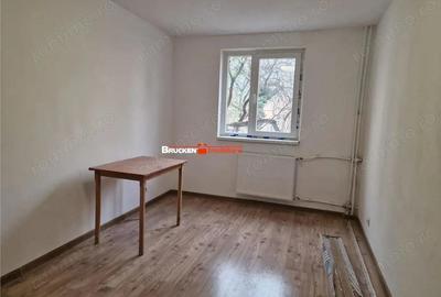 Apartament cu 3 camere semidecomandat în Rogerius - 2