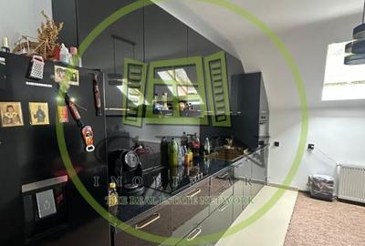 Apartament cu 4 camere decomandat, mobilat în Cioplea