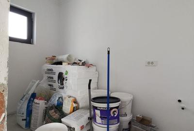 Casă cu 4 camere cu Teren 500 Mp în Săbăreni - 11
