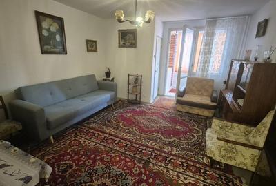 Garsonieră semidecomandată în Titan