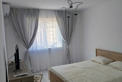 Garsonieră decomandată în Roșu