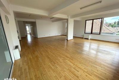Spațiu comercial, de 200 mp, în Central