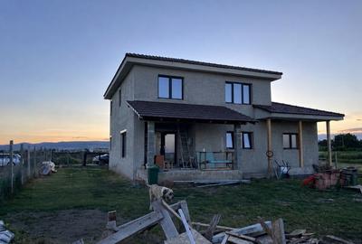 Casă cu 4 camere cu Teren 600 Mp în Central - 3