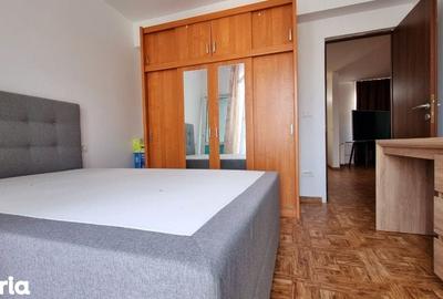 Apartament cu 4 camere decomandat în Central - 2