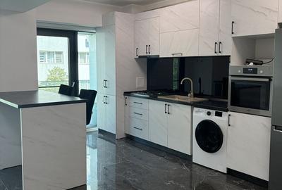 Apartament cu 3 camere în Podu Roș