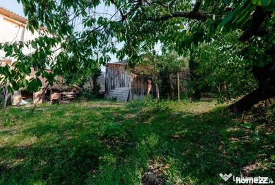 Casă cu 7 camere cu Teren 422 Mp în Central