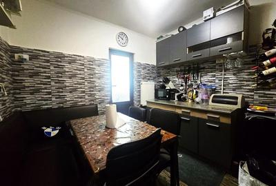 Apartament cu 2 camere decomandat în Poarta 6