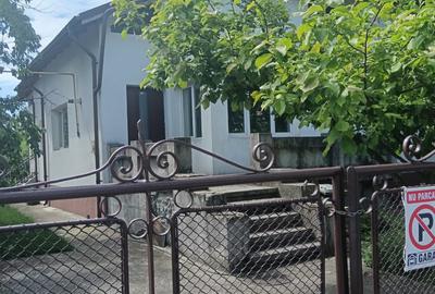 Casă individuală cu 5 camere cu Canalizare în Ultracentral - 1