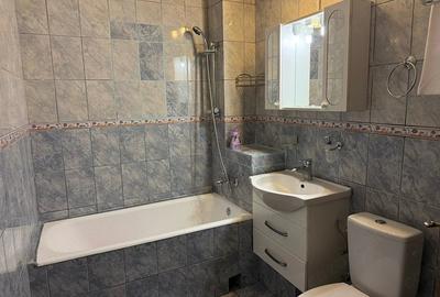 Apartament cu 2 camere nedecomandat în Universitate