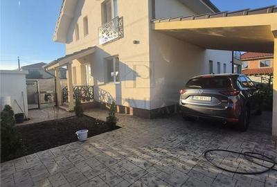 Casă cu 4 camere în Central
