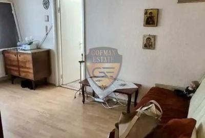 Apartament cu 3 camere semidecomandat în Central