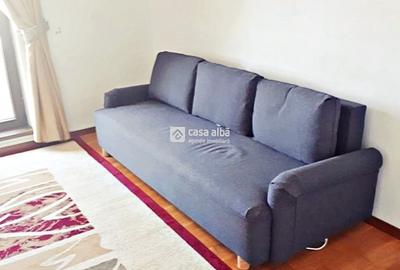 Apartament cu 2 camere semidecomandat, mobilat în Central