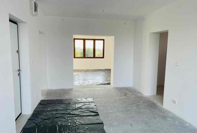 Casă cu 4 camere în Dacia