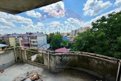 Apartament cu 3 camere decomandat în Brăilei