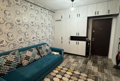 Apartament cu 2 camere în Apărătorii Patriei