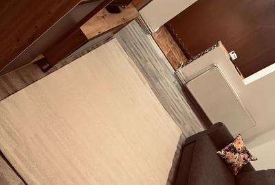 Apartament cu 2 camere semidecomandat în Micro 6