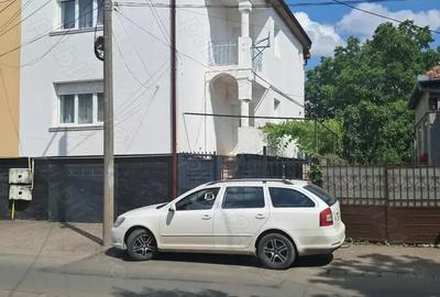 Casă cu 4 camere în 14 Mai - 10