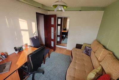 Apartament cu 4 camere decomandat în Micro 20 - 9