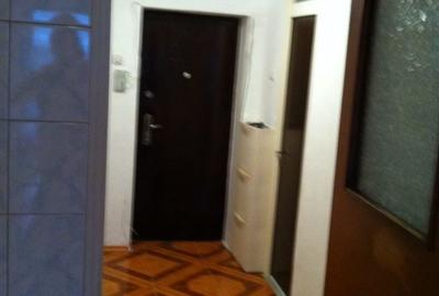 Garsonieră decomandată, mobilată în Lujerului