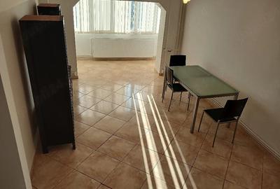 Apartament cu 3 camere decomandat în Central - 1