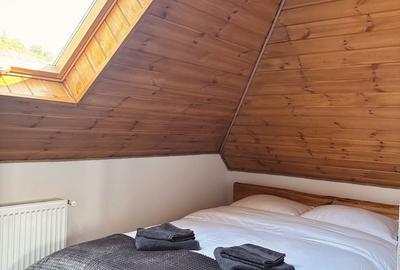 Casă cu 4 camere în Poiana Mărului