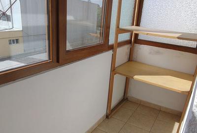 Apartament cu 3 camere decomandat în 14 Mai - 17