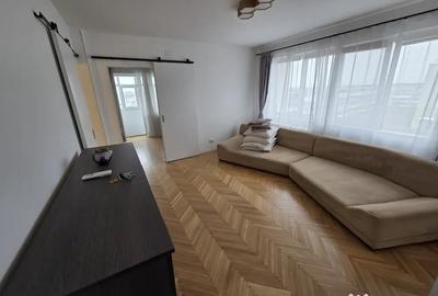 Apartament cu 2 camere semidecomandat în 1 Mai