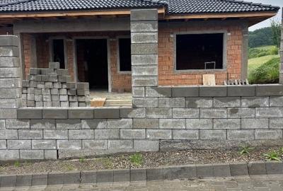Casă individuală cu 4 camere cu Teren 609 Mp în Livezeni - 2