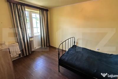 Apartament cu 3 camere semidecomandat în Cetate