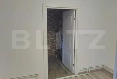 Casă cu 7 camere cu Teren 250 Mp în Central - 3