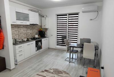 Apartament cu 2 camere decomandat în Roșu
