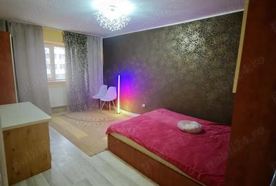 Garsonieră decomandată în Micro 20