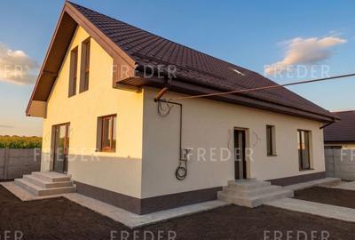 Casă cu 5 camere cu Canalizare în Dascălu