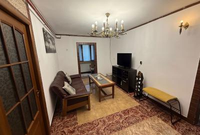Apartament cu 4 camere decomandat în Central - 3