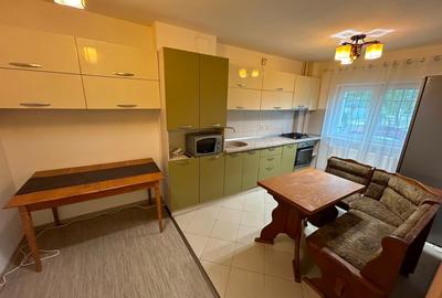 Apartament cu 3 camere decomandat în Tineretului