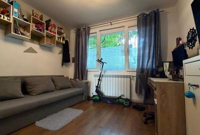 Apartament cu 3 camere semidecomandat în Colentina - 1