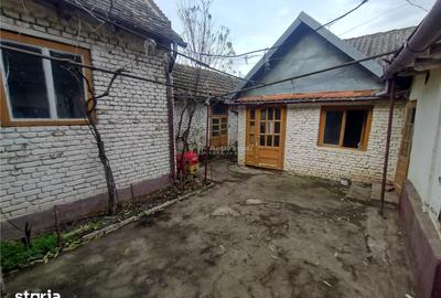 Casă cu 7 camere cu Teren 540 Mp în Berliște