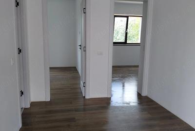 Casă cu Teren 350 Mp în Bradu