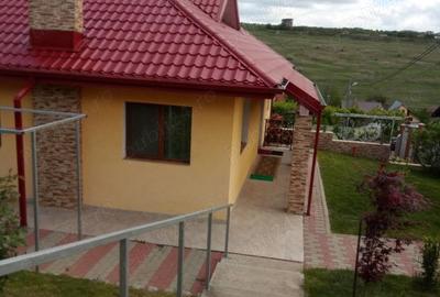 Casă cu 4 camere cu Teren 500 Mp în Breazu