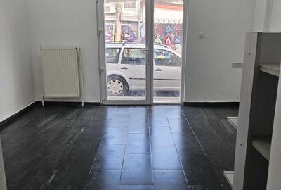 Spațiu comercial, de 32 mp, în Central - 3