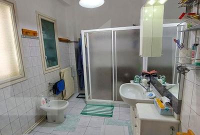 Casă cu 7 camere semidecomandat cu Teren 1500 Mp în Grădiște - 5