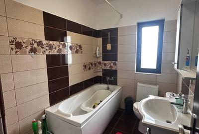 Duplex cu 4 camere cu Canalizare în Valea Adâncă - 8