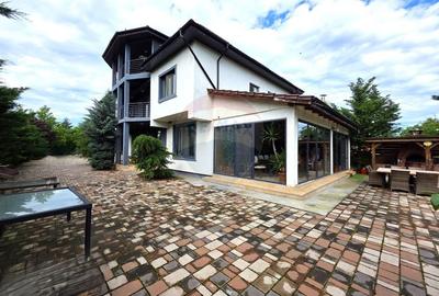 Casă individuală cu 7 camere cu Teren 3200 Mp în Lipia - 2