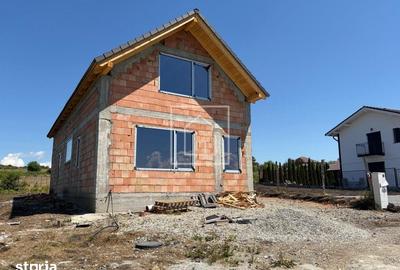 Casă cu 4 camere decomandat cu Teren 330 Mp în Central