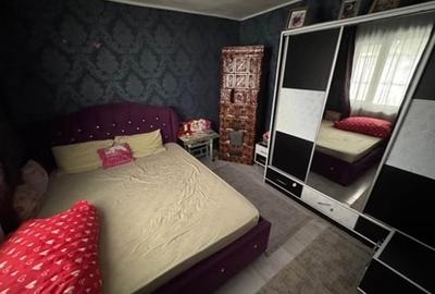 Casă cu 3 camere cu Teren 1000 Mp în Central - 1