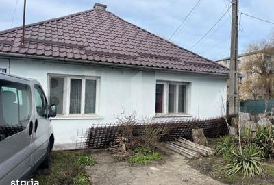 Casă cu 3 camere cu Teren 908 Mp în Sud - 2
