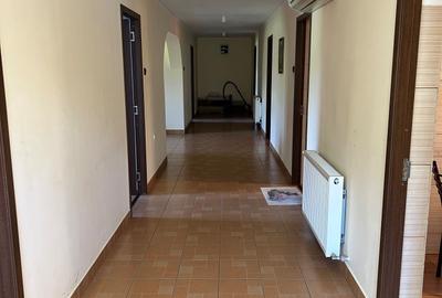Casă cu 4 camere în Negrea