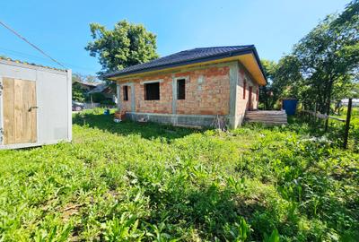 Casă individuală cu 4 camere cu Canalizare în Central - 3