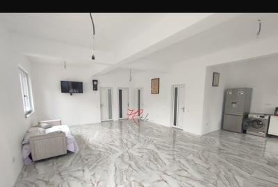 Casă cu 2 camere în Colentina