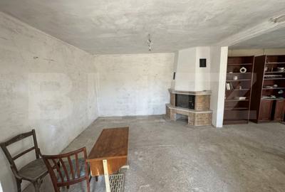 Casă cu 5 camere cu Teren 250 Mp în Sântuhalm